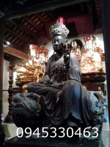 Chạm khắc tượng Văn Thù Bồ Tát