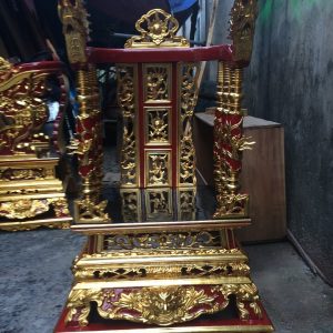 ngai cột dát vàng