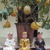 Tượng ông hoàng bảy ngồi song thất